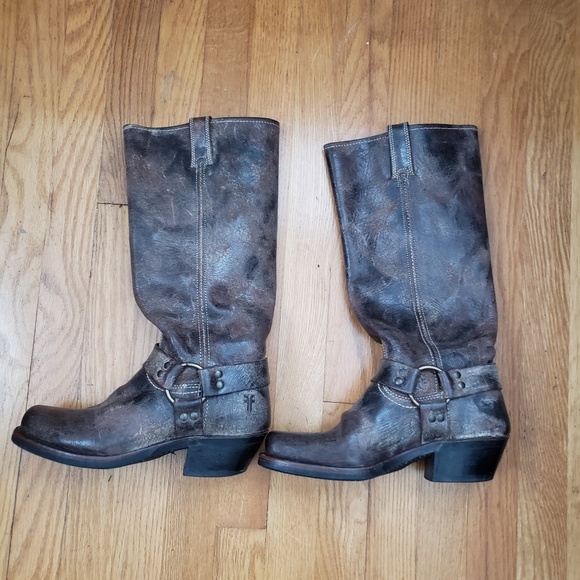 Boots - Picture 3 of 6